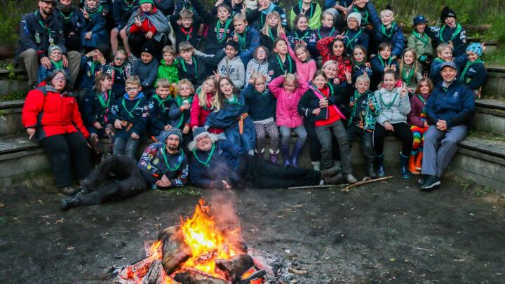 Karen Jeppe Gruppe holder lejrbål